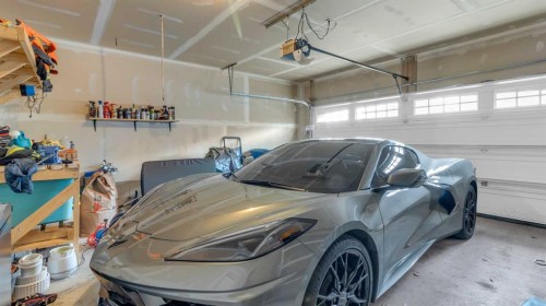 1120 Windhaven Close Sw, Airdrie, AB - Indoor Photo Showing Garage