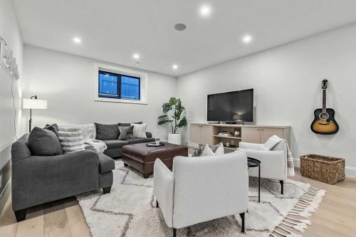 56 Lissington Drive Sw, Calgary, AB - Indoor