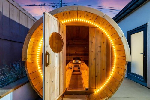 56 Lissington Drive Sw, Calgary, AB - Outdoor With Exterior