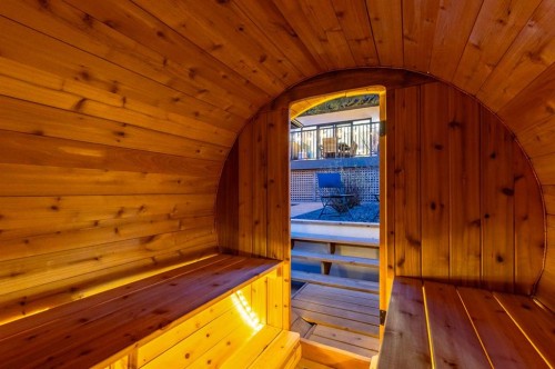 56 Lissington Drive Sw, Calgary, AB - Indoor Photo Showing Other Room