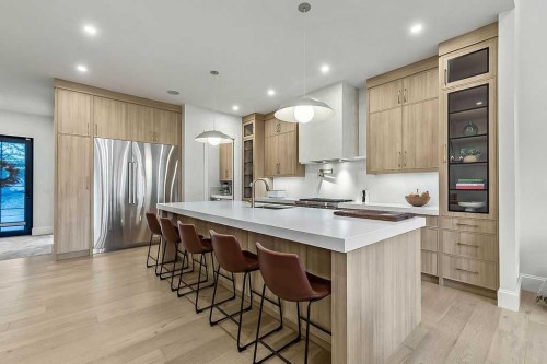 56 Lissington Drive Sw, Calgary, AB - Indoor Photo Showing Kitchen With Upgraded Kitchen