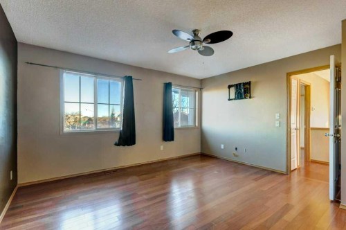 5 Inverness Court Se, Calgary, AB - Indoor Photo Showing Other Room