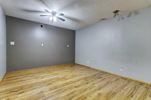 5 Inverness Court Se, Calgary, AB - Indoor Photo Showing Other Room
