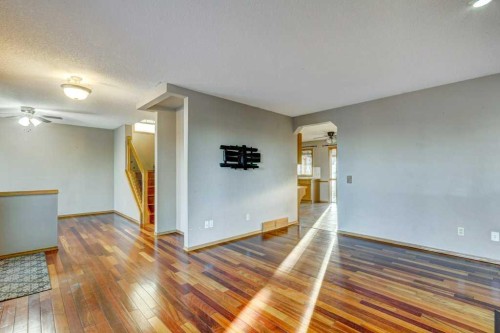 5 Inverness Court Se, Calgary, AB - Indoor Photo Showing Other Room