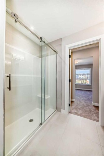 23 Lucas Way Nw, Calgary, AB - Indoor Photo Showing Bathroom