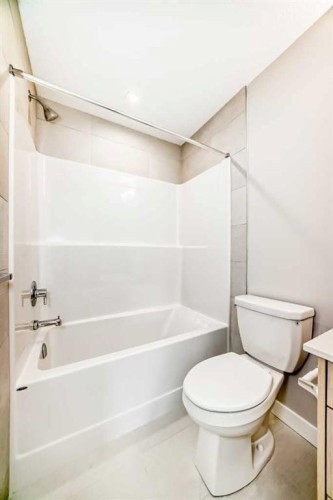 23 Lucas Way Nw, Calgary, AB - Indoor Photo Showing Bathroom