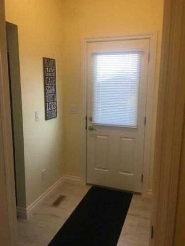 1100 Bayview Gardens Sw, Airdrie, AB - Indoor Photo Showing Other Room