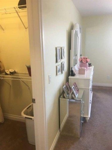 1100 Bayview Gardens Sw, Airdrie, AB - Indoor With Storage