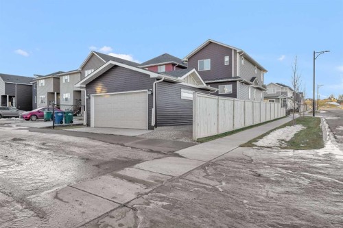 1100 Bayview Gardens Sw, Airdrie, AB - Outdoor