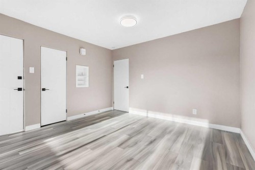 1624 26 Avenue Sw, Calgary, AB - Indoor Photo Showing Other Room