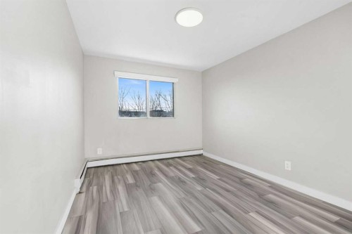 1624 26 Avenue Sw, Calgary, AB - Indoor Photo Showing Other Room