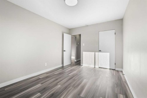 1624 26 Avenue Sw, Calgary, AB - Indoor Photo Showing Other Room