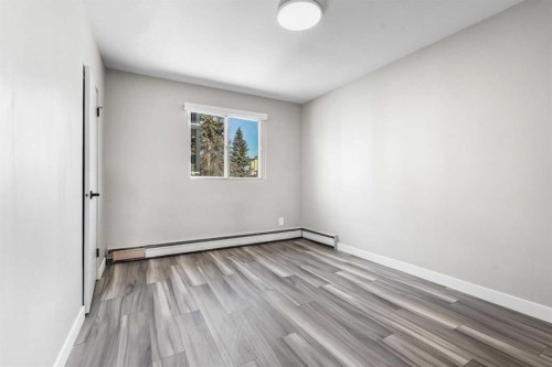 1624 26 Avenue Sw, Calgary, AB - Indoor Photo Showing Other Room