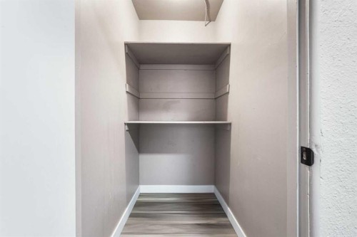 1624 26 Avenue Sw, Calgary, AB - Indoor