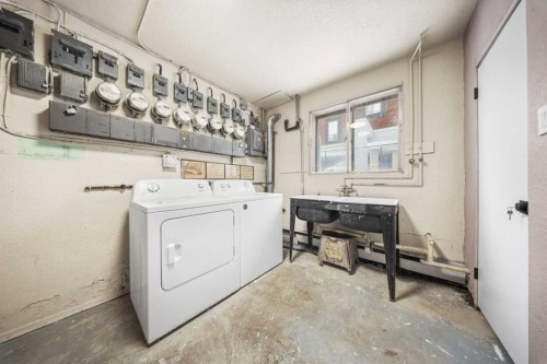 1624 26 Avenue Sw, Calgary, AB - Indoor Photo Showing Laundry Room