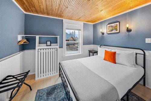 137 Muskrat Street, Banff, AB 