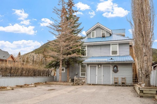 137 Muskrat Street, Banff, AB 