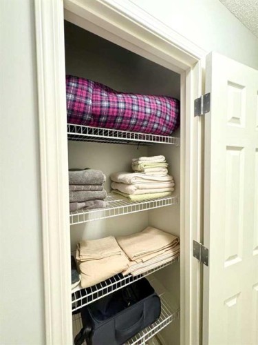 13-43 Springborough Boulevard Sw, Calgary, AB - Indoor Photo Showing Other Room