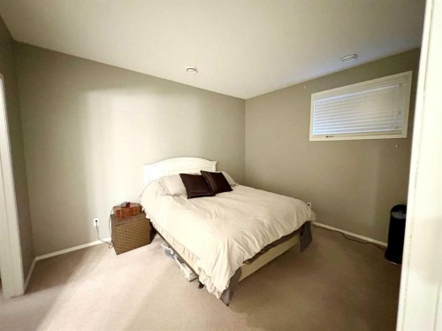 13-43 Springborough Boulevard Sw, Calgary, AB - Indoor Photo Showing Bedroom