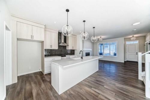 44 Ellen Lane, Crossfield, AB - Indoor Photo Showing Kitchen
