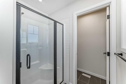 44 Ellen Lane, Crossfield, AB - Indoor Photo Showing Bathroom