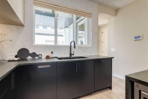 75 Bluerock Terrace Sw, Calgary, AB - Indoor Photo Showing Kitchen