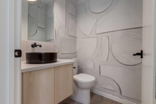 75 Bluerock Terrace Sw, Calgary, AB - Indoor Photo Showing Bathroom