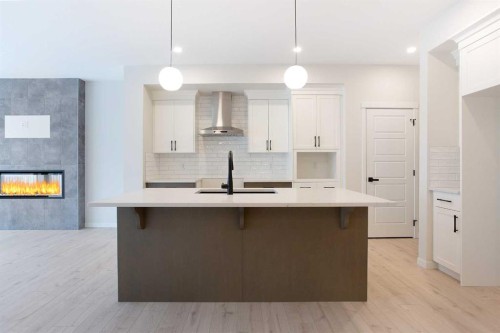 53 Creekside Passage Sw, Calgary, AB - Indoor Photo Showing Kitchen