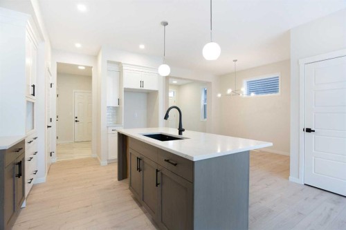 53 Creekside Passage Sw, Calgary, AB - Indoor Photo Showing Kitchen