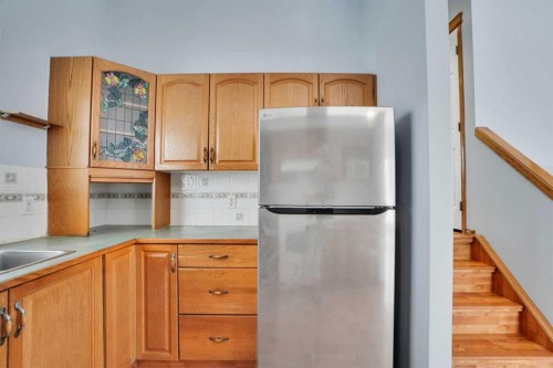 193 Martindale Drive Ne, Calgary, AB - Indoor Photo Showing Kitchen