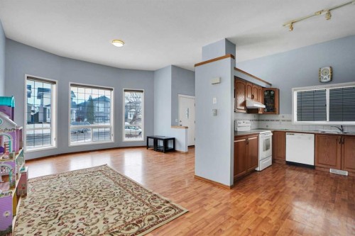 193 Martindale Drive Ne, Calgary, AB - Indoor Photo Showing Kitchen