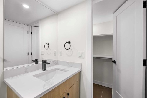 1040 Lake Ontario Drive Se, Calgary, AB - Indoor Photo Showing Bathroom