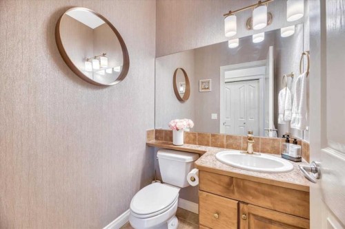 64 Discovery Woods Villas Sw, Calgary, AB - Indoor Photo Showing Bathroom