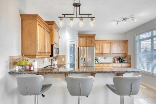 64 Discovery Woods Villas Sw, Calgary, AB - Indoor Photo Showing Kitchen