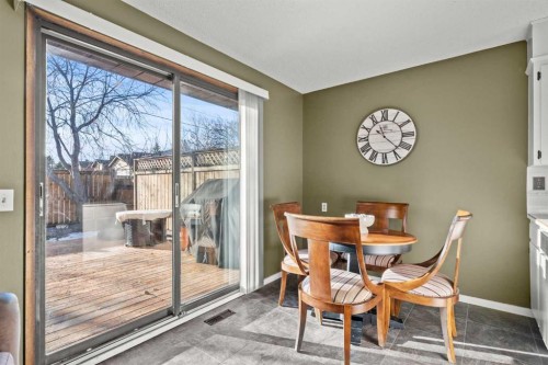 15 Beacham Rise Nw, Calgary, AB - Indoor Photo Showing Dining Room