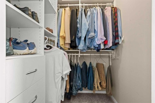 15 Beacham Rise Nw, Calgary, AB - Indoor With Storage