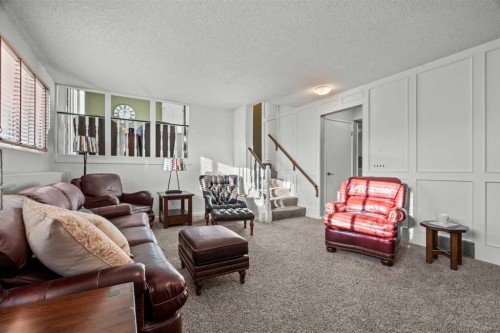 15 Beacham Rise Nw, Calgary, AB - Indoor