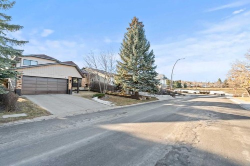 15 Beacham Rise Nw, Calgary, AB - Outdoor