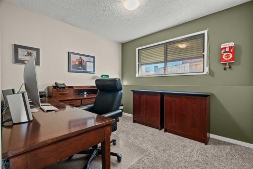 15 Beacham Rise Nw, Calgary, AB - Indoor Photo Showing Office
