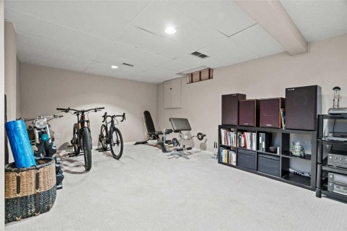 15 Beacham Rise Nw, Calgary, AB - Indoor