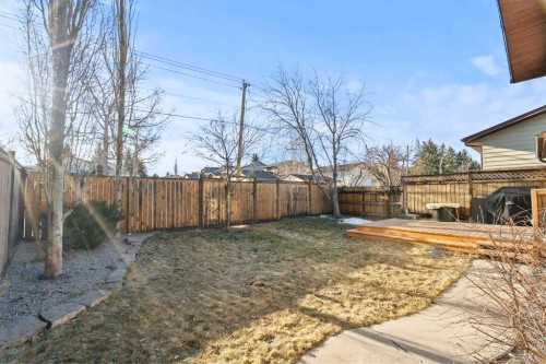 15 Beacham Rise Nw, Calgary, AB - Outdoor