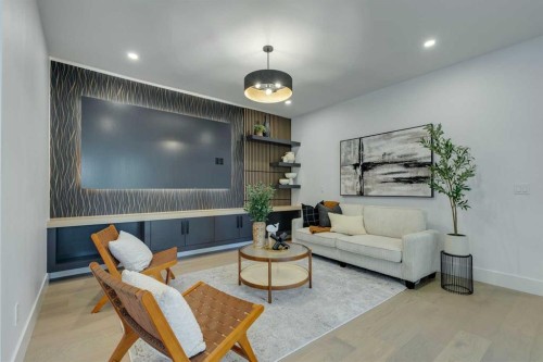 3444 Lane Crescent Sw, Calgary, AB - Indoor Photo Showing Living Room