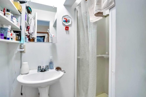 112 29 Avenue Nw, Calgary, AB - Indoor