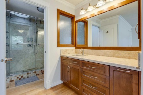 203 Edgeland Road Nw, Calgary, AB - Indoor Photo Showing Bathroom