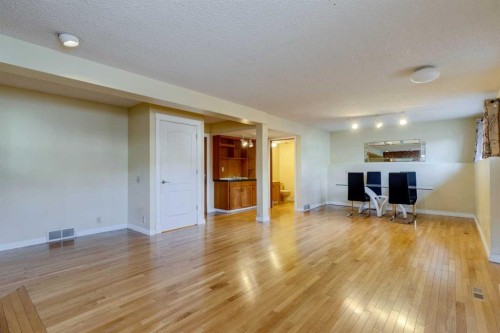 203 Edgeland Road Nw, Calgary, AB - Indoor Photo Showing Other Room