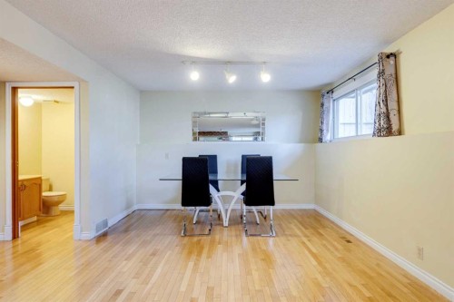 203 Edgeland Road Nw, Calgary, AB - Indoor