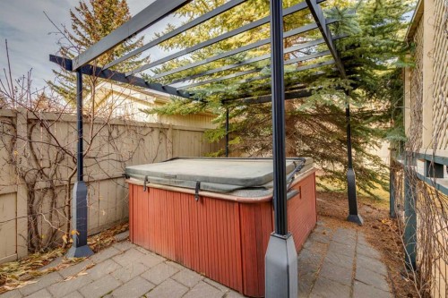 203 Edgeland Road Nw, Calgary, AB - Outdoor