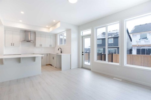 49 Creekside Passage Sw, Calgary, AB - Indoor Photo Showing Kitchen