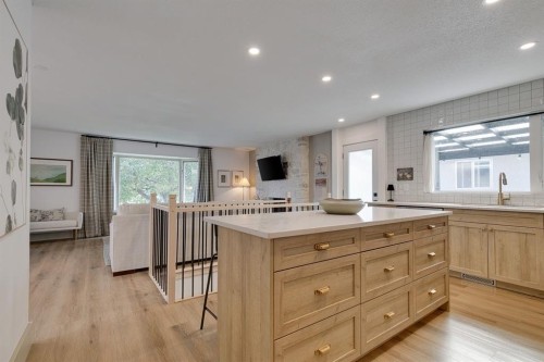 840 Archwood Road Se, Calgary, AB - Indoor