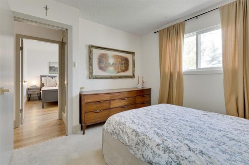 840 Archwood Road Se, Calgary, AB - Indoor Photo Showing Bedroom